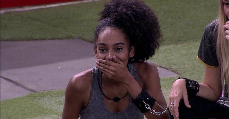 Com quem será? Lésbica, Gabi admite que quis beijar participante de BBB