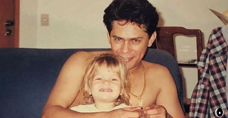 Filha do sertanejo Leandro choca fãs por semelhança com pai famoso