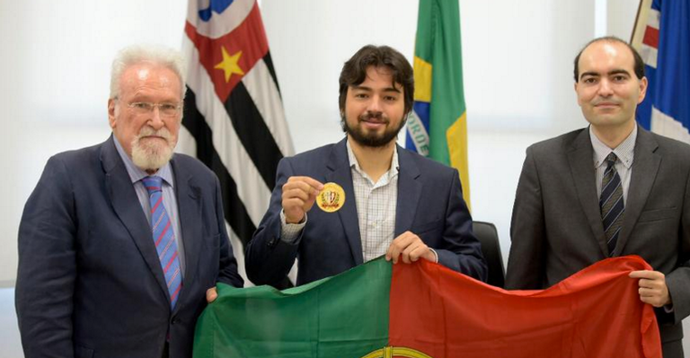 Guti, prefeito de Guarulhos, recebe medalha de mérito do Consulado de Portugal