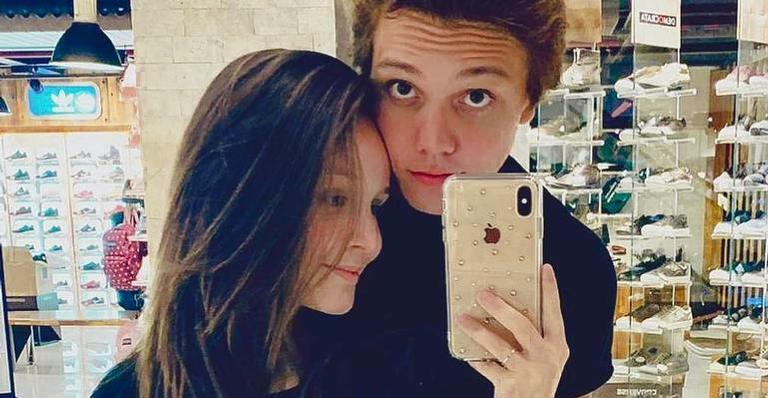 Juntos novamente, Larissa Manoela e Leo Cidade trocam declarações de amor
