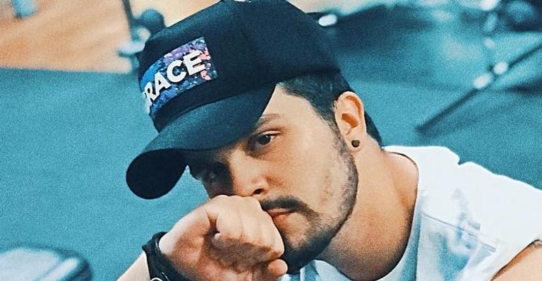 Luan Santana reage à tatuagem feita por fã e deixa mensagem para a garota