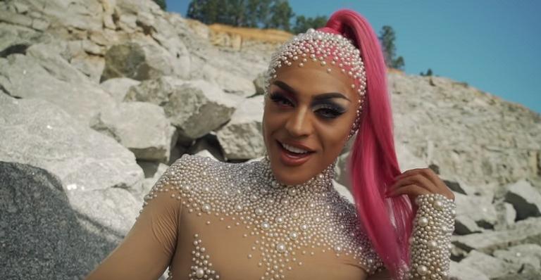 Pabllo Vittar revela detalhes de seu novo lançamento e web vai à loucura