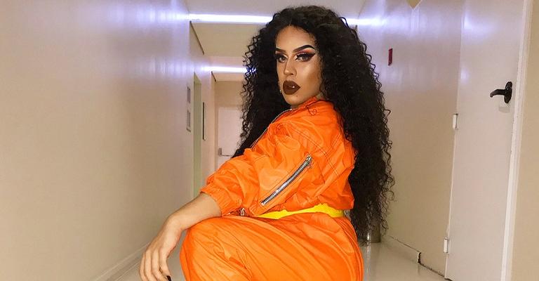 Gloria Groove comanda bloquinho de Carnaval pela primeira vez e revela: ”Realização de um sonho!”