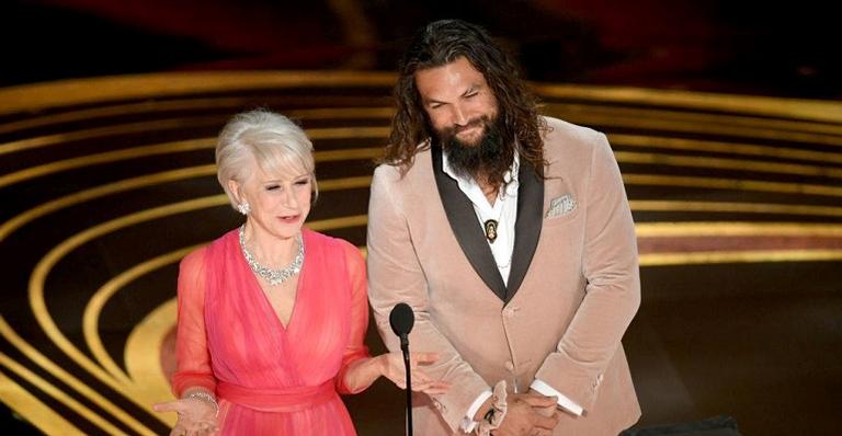 Jason Momoa e Helen Mirren vestem rosa no Oscar: ”Os tempos mudaram”