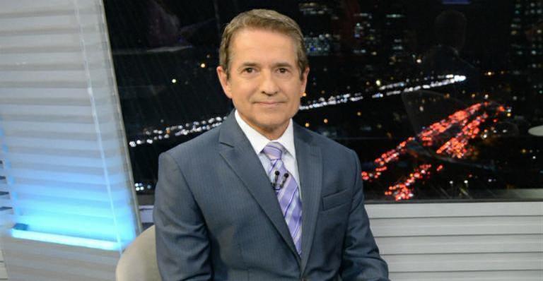 Carlos Tramontina se fantasia de vilão dos quadrinhos e pula Carnaval às “seis e ônibus”