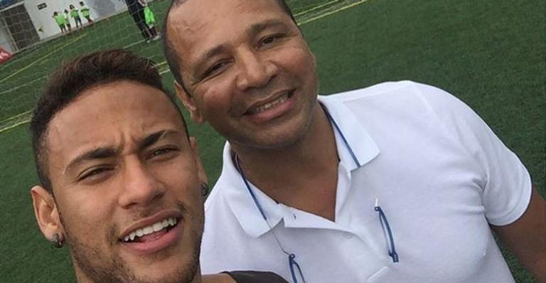 Pai de Neymar Jr. rebate críticas e diz que não controla o filho: ”Está bem crescidinho”
