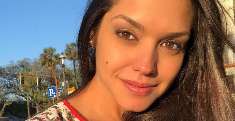 Thais Fersoza compartilha momento emocionante na Disney com pais e filhos: ”Foi mágico”