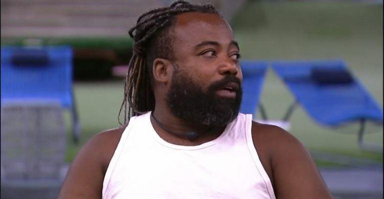 Família de Rodrigo, do BBB19, se pronuncia sobre polêmica do assédio do brother com Rízia