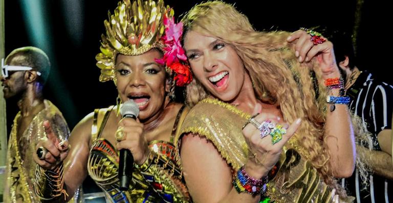 Adriane Galisteu comenta emoção no retorno aos Mascarados: ”Este bloco, em especial, mexe comigo”