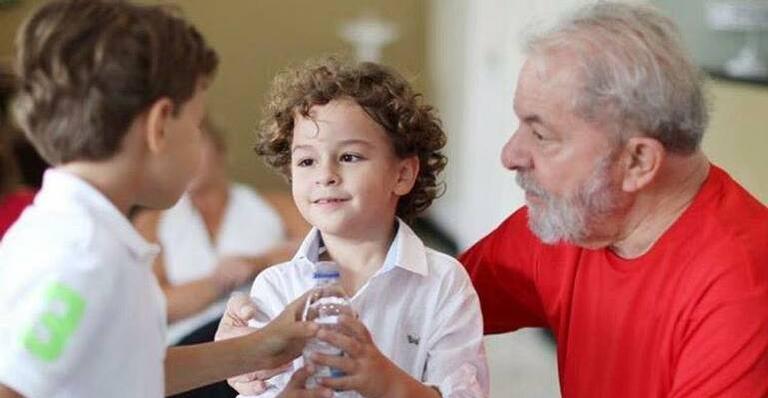 Neto de 7 anos de Lula perde batalha para meningite meningocócica, doença contagiosa