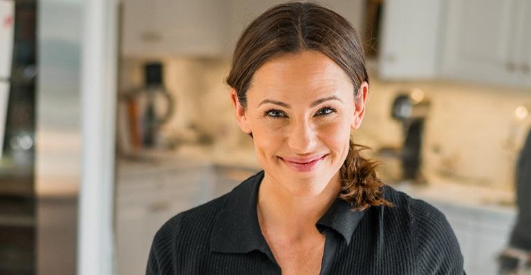 Jennifer Garner comemora o aniversário do filho fantasiada em festa temática