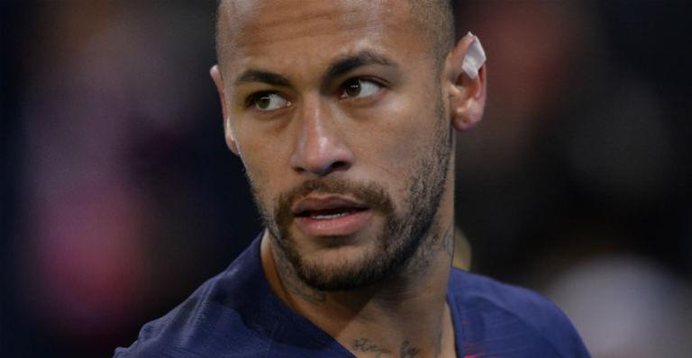Se recuperando de lesão, Neymar Jr. é criticado após farra no carnaval baiano
