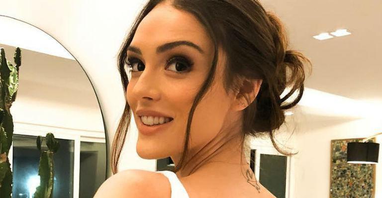 Isabelle Drummond volta de Paris após fugir da folia do Carnaval