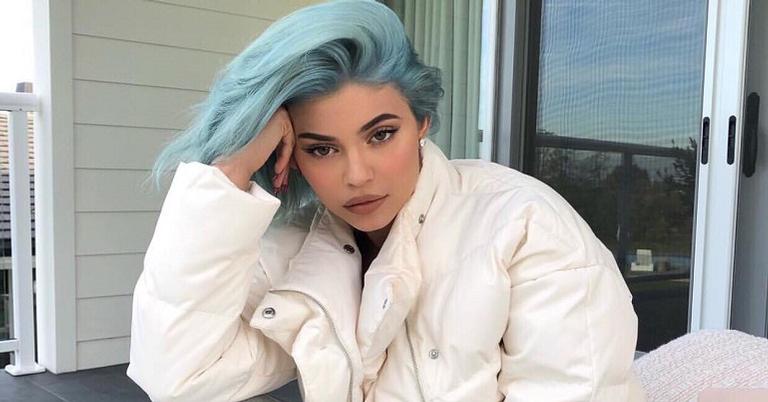 Kylie Jenner atinge marco de bilionária mais jovem do mundo com apenas 21 anos