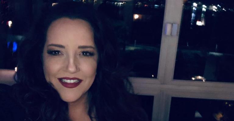 Ana Carolina é vista aos beijos com ex-namorada italiana no Carnaval