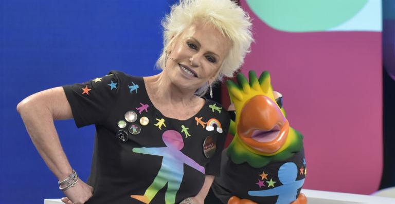 De férias, Ana Maria Braga parabeniza Louro José: ”Está comigo todos os dias”