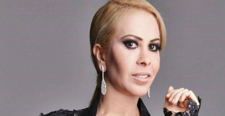 Após surgir irreconhecível por mexer no corpo, Joelma garante: ”Ficarei linda de morrer”