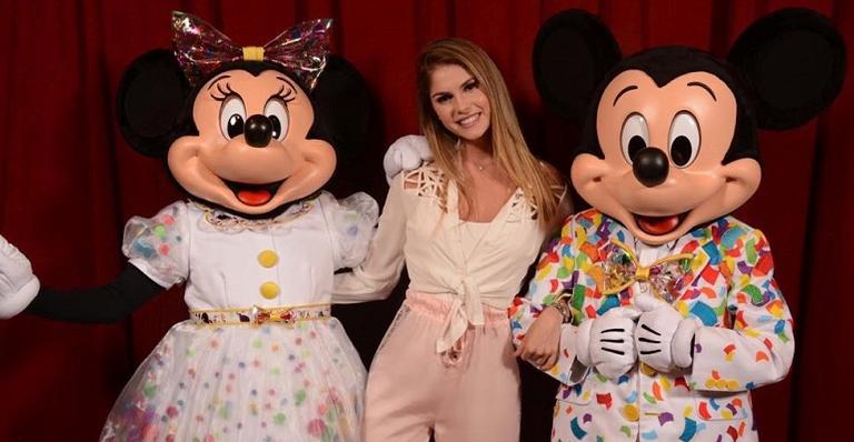 Bárbara Evans não se rende aos encantos da Disney e realiza sonho de infância