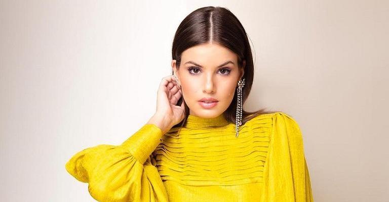 Camila Queiroz compartilha vídeo emocionante ao lado de famosas para comemorar o Dia das Mulheres