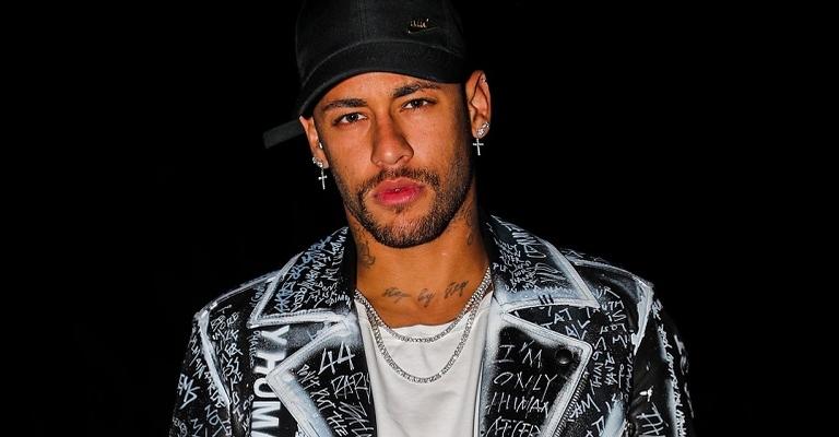 Comemorando 10 anos de carreira, Neymar Jr. divulga surpresa que homenageará a trajetória