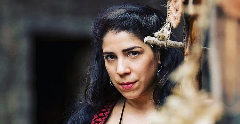 Atriz de Deus Salve o Rei implora ajuda de internautas: ”Me roubaram tudo”