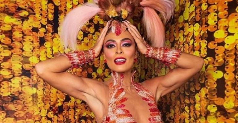 Irmã de Juliana Paes sai em defesa da atriz após críticas à suposta fantasia com penas de aves