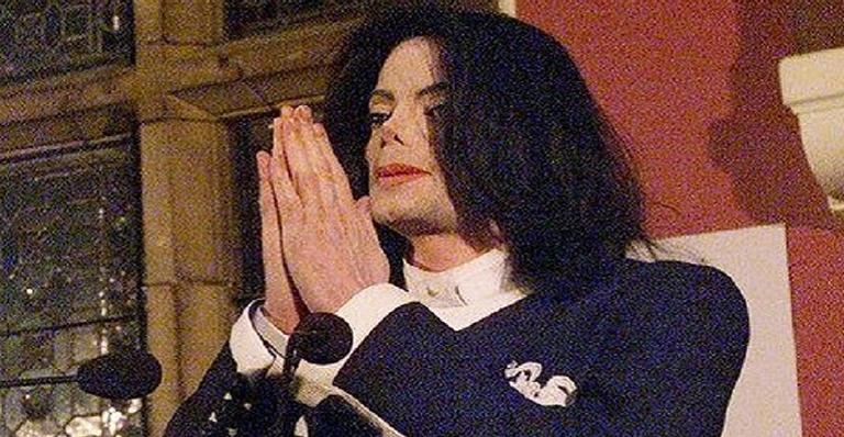 Corpo de Michael Jackson pode ser exumado após 11 novas denúncias de abuso sexual