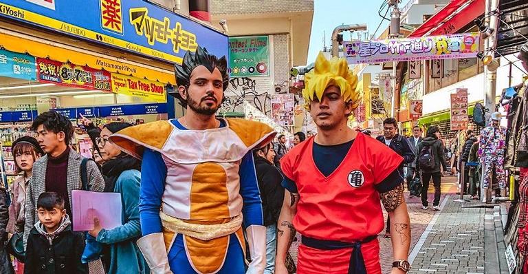 Whindersson Nunes surge fantasiado no Japão e diverte seguidores