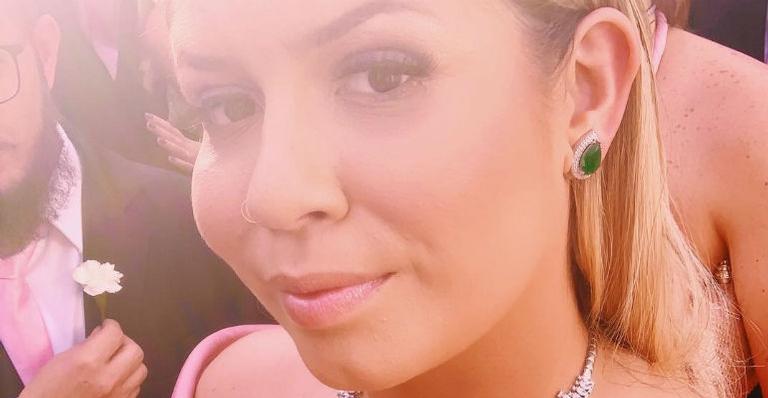 Após plásticas, Marília Mendonça manda recado com ”legendas de Orkut”