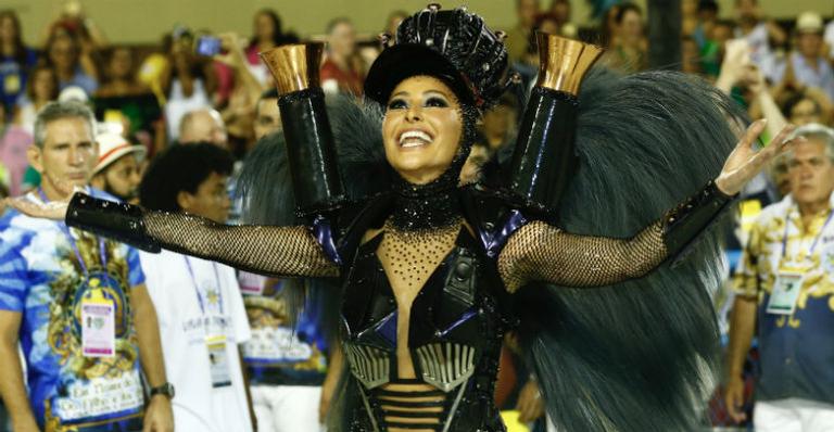 Mesmo machucada, Sabrina Sato retorna à Sapucaí para os desfiles das campeãs