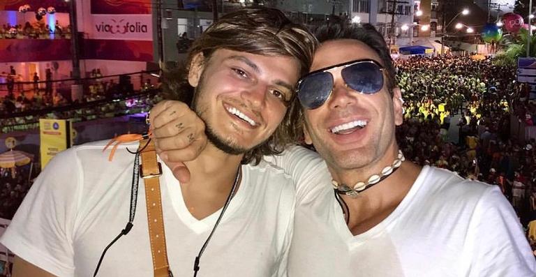 Matheus Mazzafera faz desabafo sobre primeiro Carnaval namorando e furto do celular