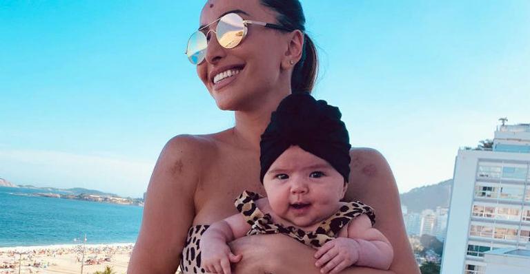 Com apenas 3 meses, Zoe ganha faixa de Musinha do Copacabana