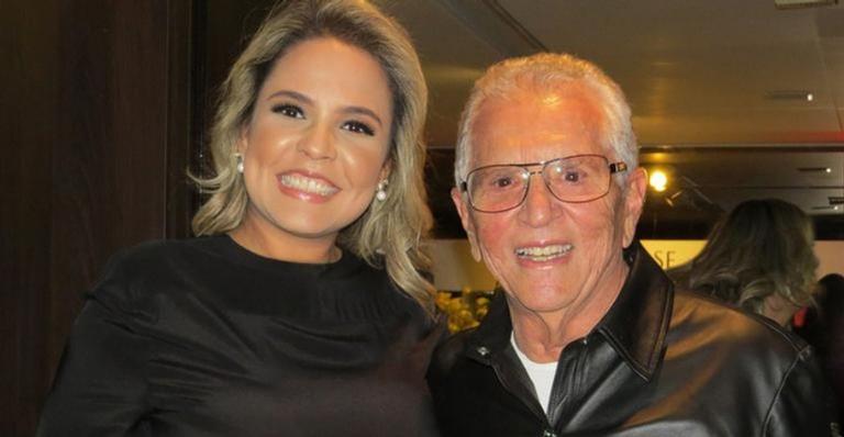Carlos Alberto de Nóbrega completa 83 anos, ganha flores e linda homenagem de sua mulher