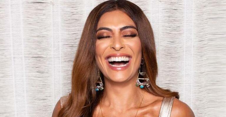 Cheia de personalidade, Juliana Paes faz clique sensual usando óculos bem diferente