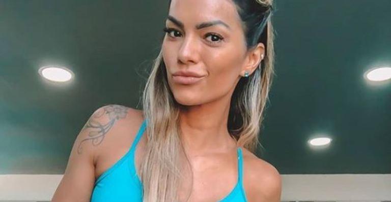 Kelly Key se explica após postar foto com micro cinturinha e ser acusada de Photoshop