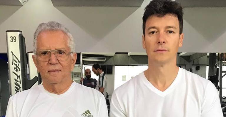 Rodrigo Faro faz linda homenagem a Carlos Alberto de Nóbrega em aniversário: ”Pai que escolhi”