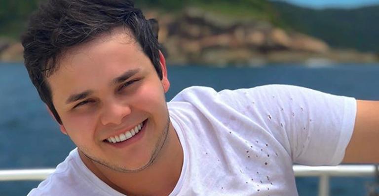 Nasce segundo filho do sertanejo Matheus, dupla com Kauan