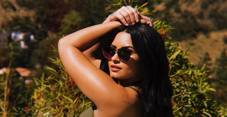 Demi Lovato desabafa sobre vícios e reflete sobre fases obscuras de sua vida