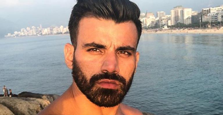 Ator perde tudo após ser vítima de “boa noite Cinderela”: ”Apagão”