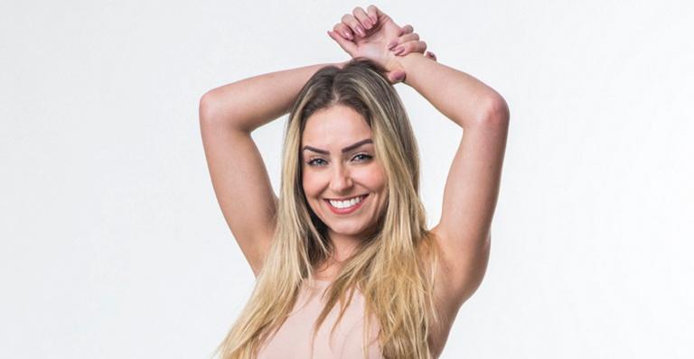 Paula surpreende amigas ao revelar que mandará nudes para elas saindo do reality