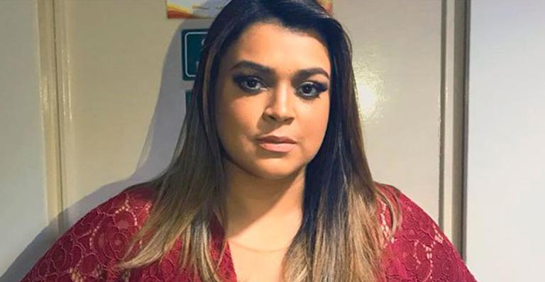 Preta Gil expõe seguidora que a criticou por celulites e alfineta: ”Não me atinge”