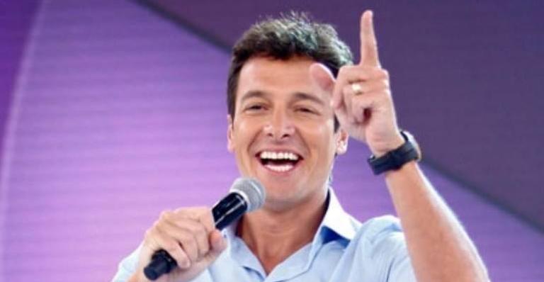 Rodrigo Faro exibe bumbum avantajado e diz: ”Deu certo fazer personal”