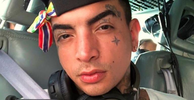Após ser preso por porte de drogas, MC Guimê manda recado na web