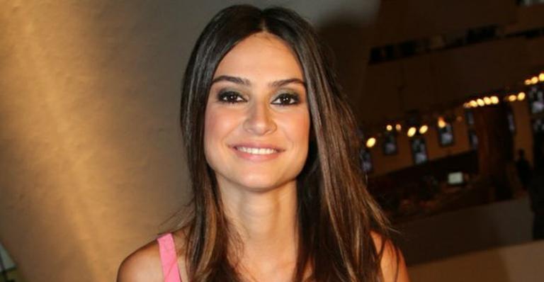 De biquíni, Thaila Ayala mostra corpo sequinho e impressiona fãs