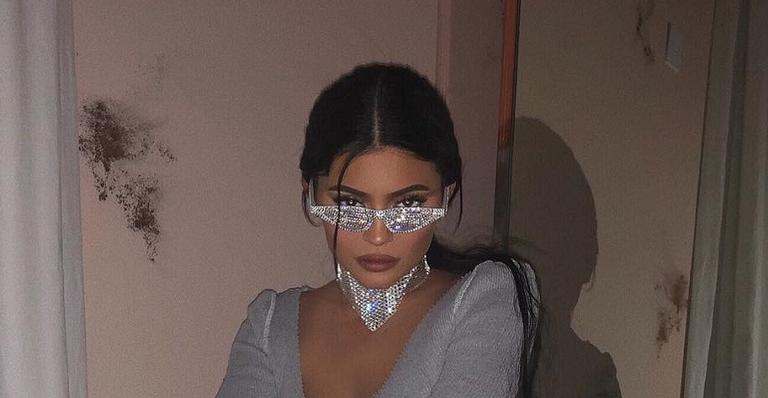 Kylie Jenner desmente boatos sobre sujeira em sua casa e explica: ”É Ouro”