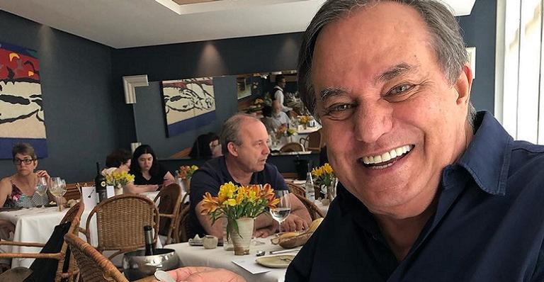 Ronnie Von celebra mudanças e novidades na grade de programação da TV Gazeta