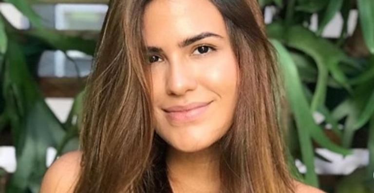Antonia Morais radicaliza em mudança de visual e surpreende ao surgir com o cabelo preto