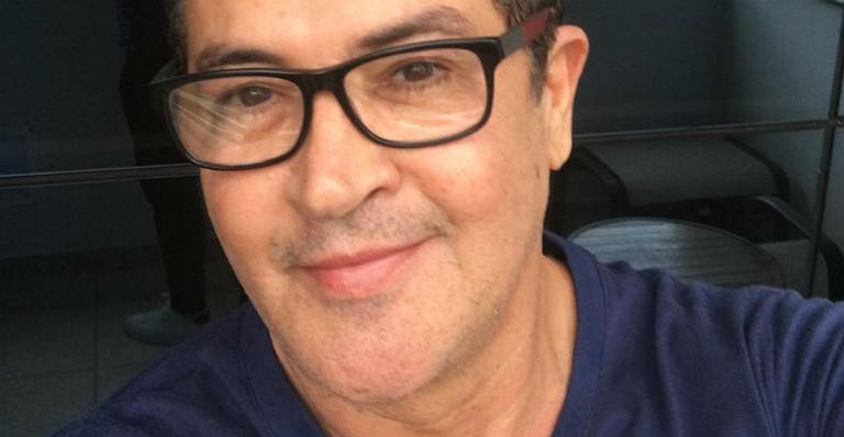 Beto Barbosa faz primeira apresentação após câncer e fala sobre sua luta