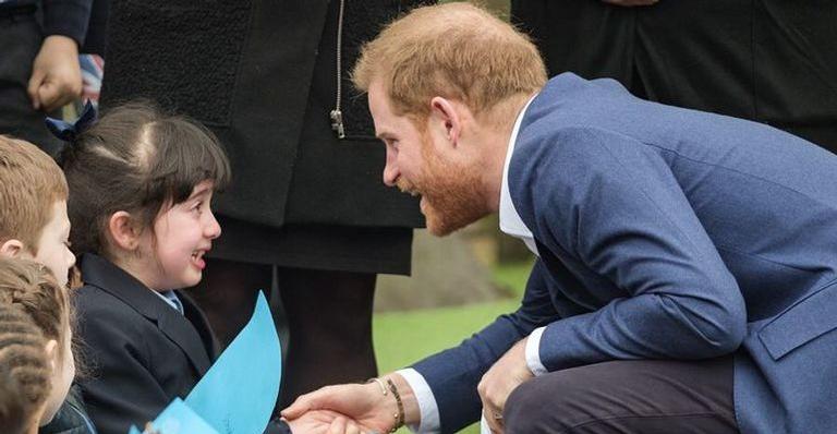 Pronto para ser papai! Príncipe Harry deixou crianças encantadas durante evento