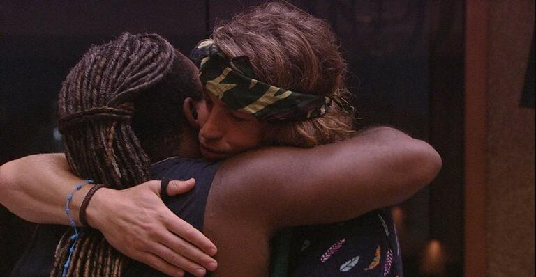Antes de sair do ‘BBB 19’, visitante italiano faz promessa emocionante e comovente para Rodrigo